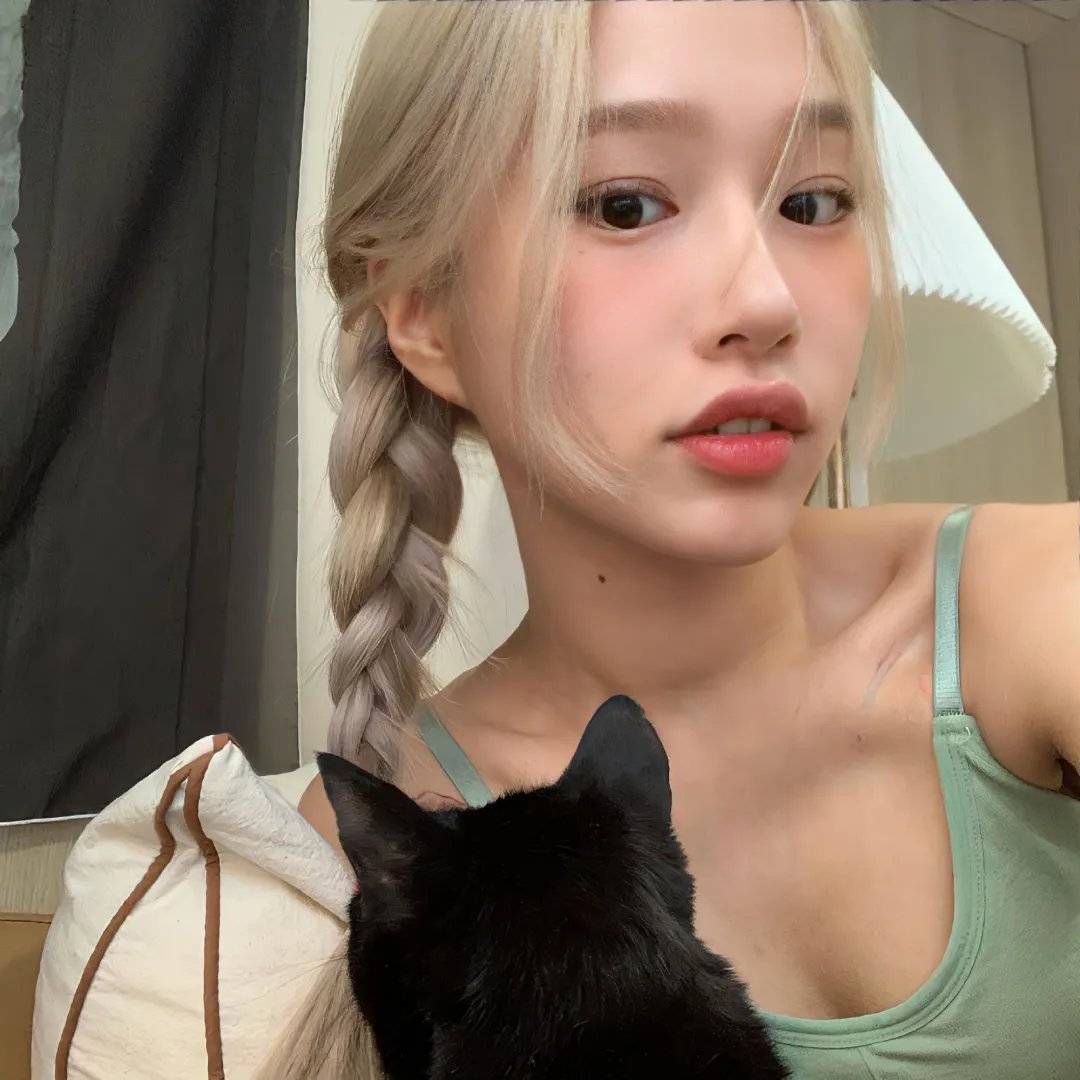 隔楼女孩:我们之间的层距